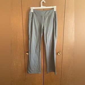 Size M grey flare leggings
